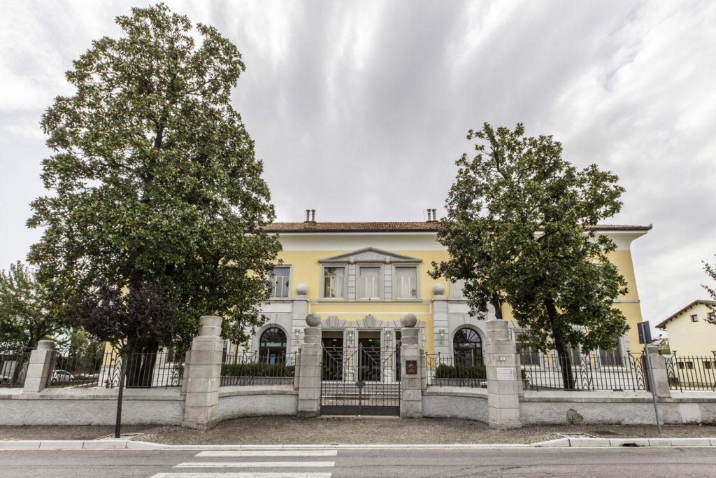 esterno del teatro plinio clabassi di sedegliano