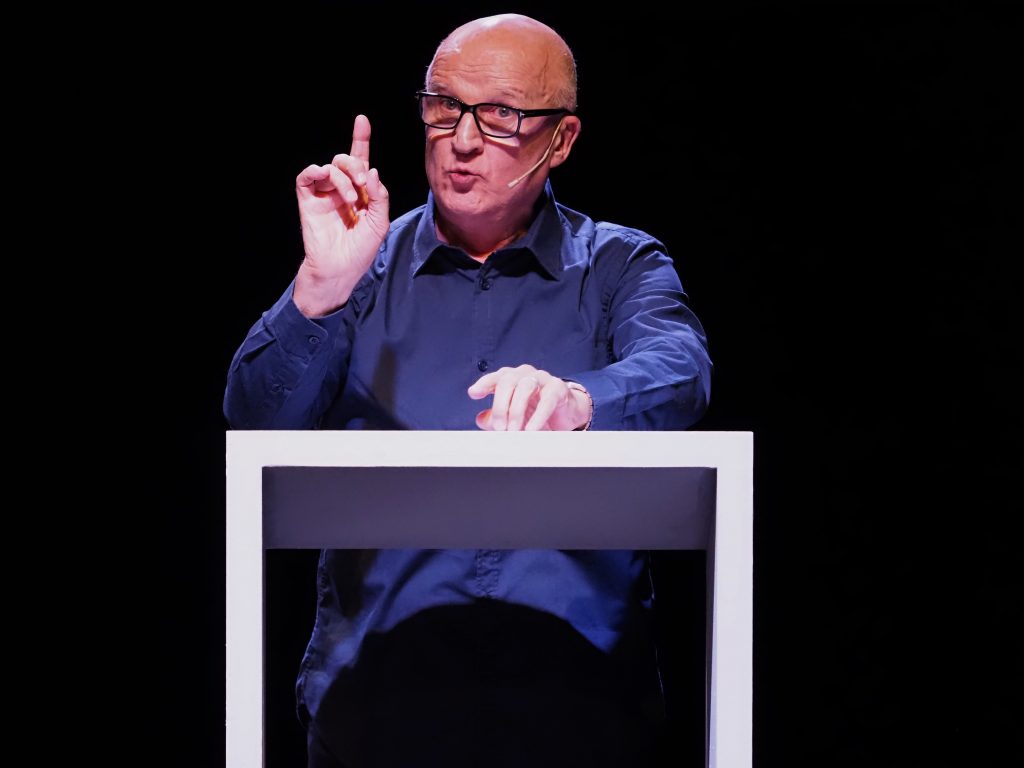 la giovinezza è sopravvalutata paolo hendel