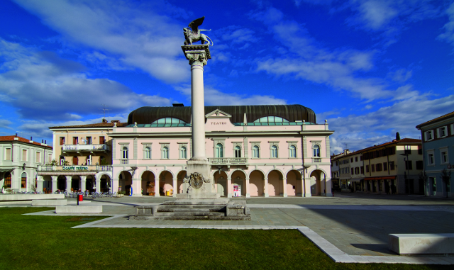 teatro comunale gradisca esterno